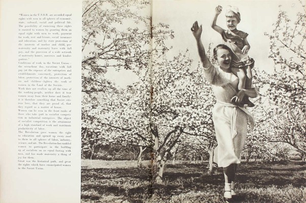 [Советская женщина. Фотоальбом] Soviet women. M.; L.: State art publishers, 1939.